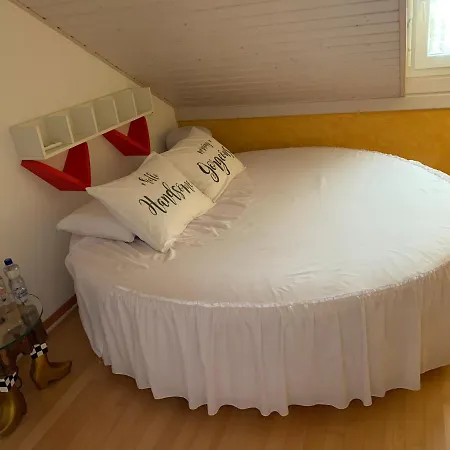 Kelly Privatunterkunft Lausanne