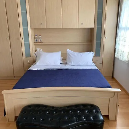 Kelly Privatunterkunft Lausanne